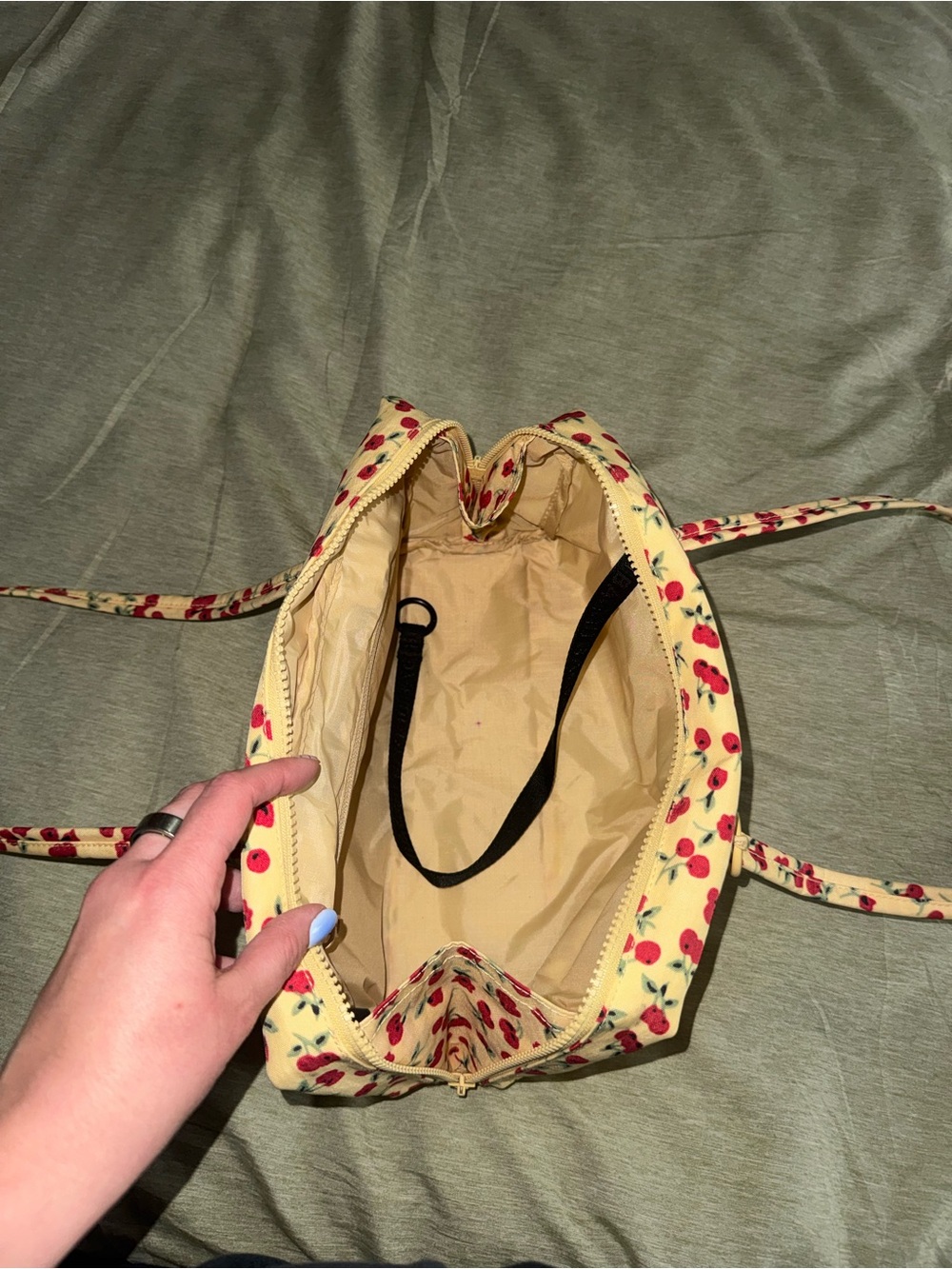 BAGGU Cream Shoulder Bag with Red Cherry Print - Picture 2 of 3